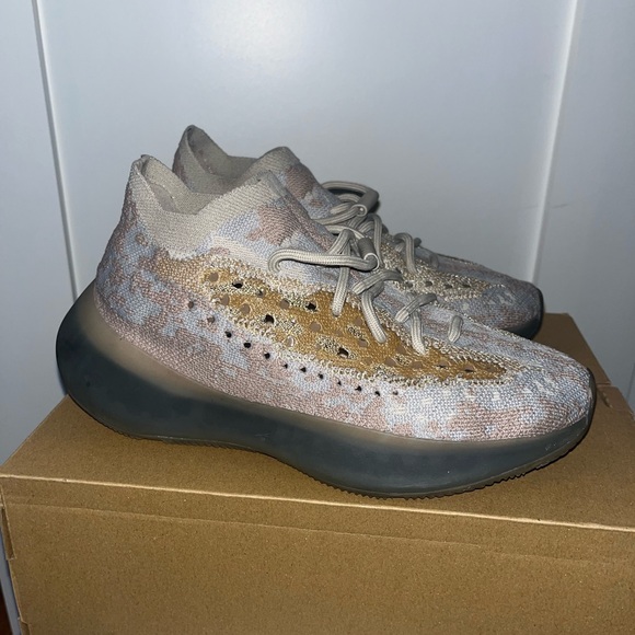 YEEZY BOOST 380 - Picture 3 of 7